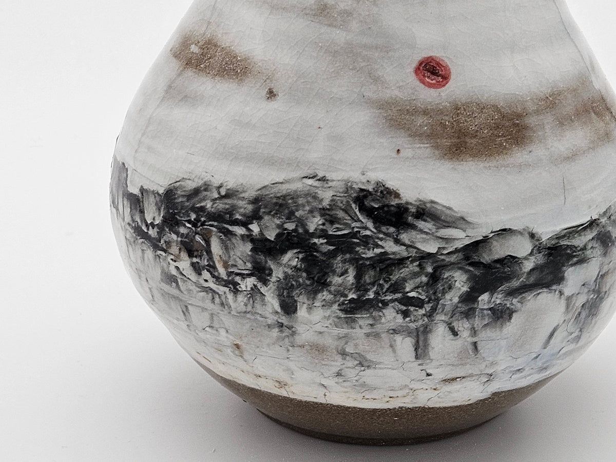Vase - mountain with red moon